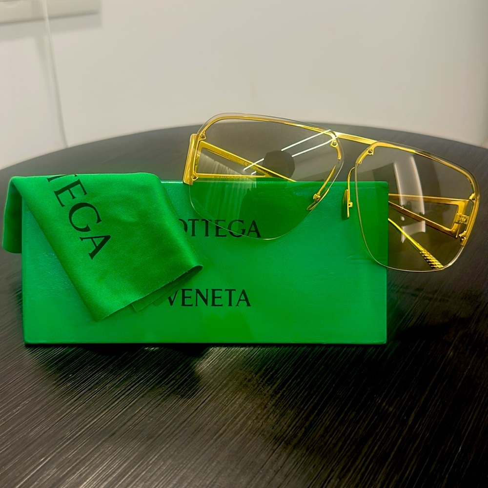 Brand New Bottega Veneta Aviator Sunglasses 💯